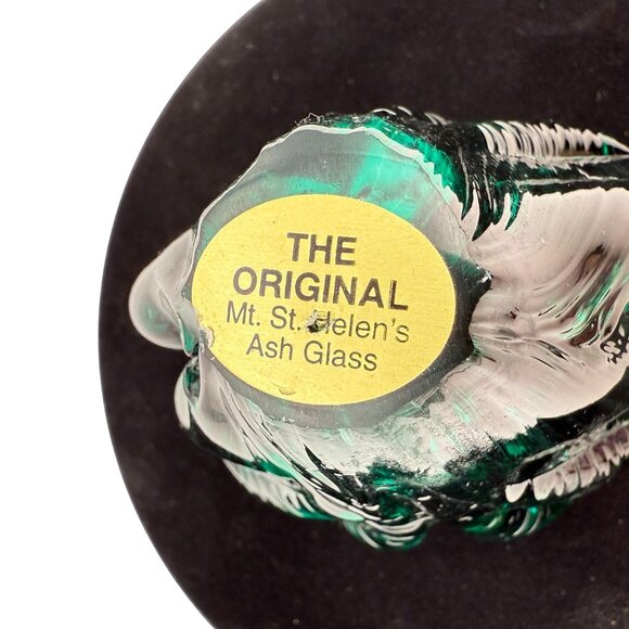 The Original Mt. St. Helens Ash Glass Oyster Shell Green Faux Pearl Display - Picture 2 of 9